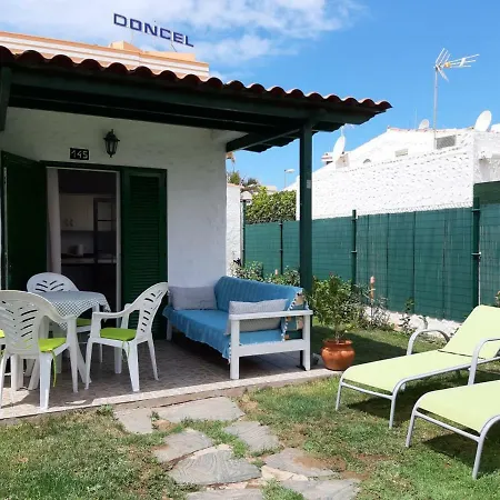 Bungalow With Private Garden Nex To Yumbo Center