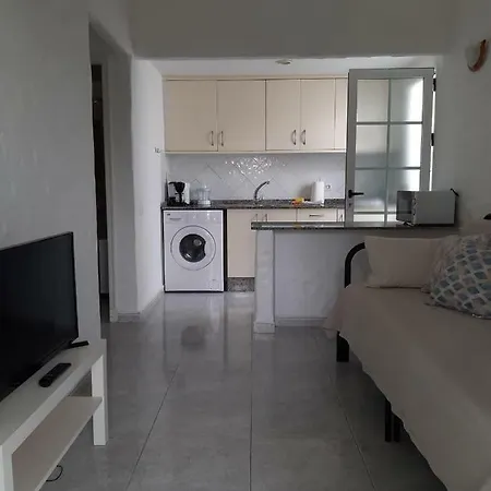 Bungalow With Private Garden Nex To Yumbo Center Holiday home *